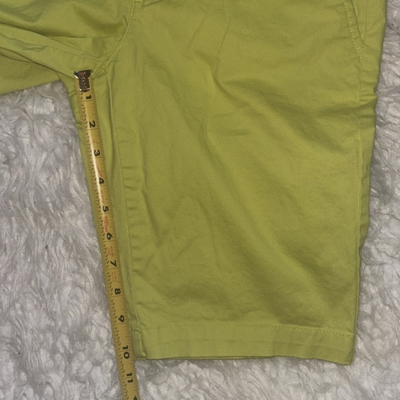 Stylus Mid-Rise Stretch Chino 10” Bermuda Shorts Neon Green, Size 2 - Picture 5 of 13